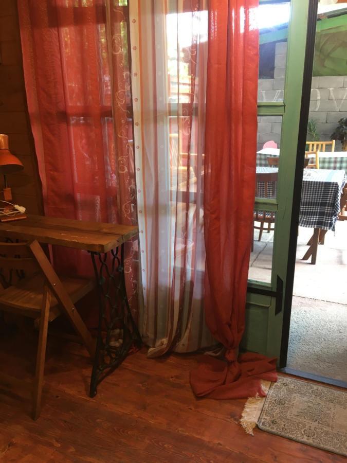 Guesthouse Aisi In Лаґодехі Екстер'єр фото