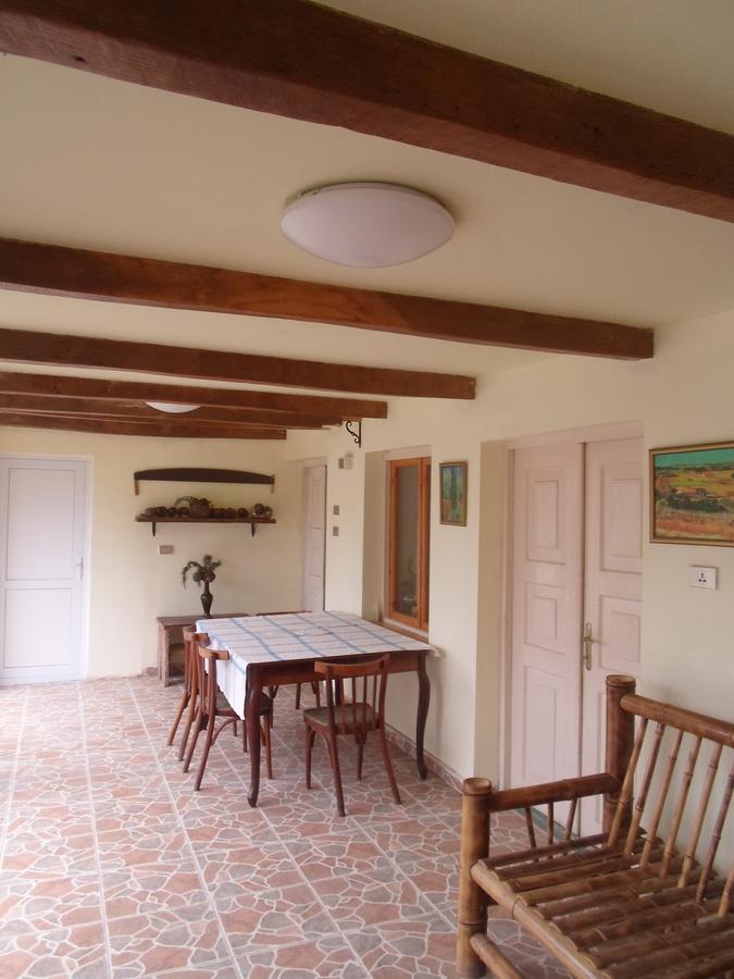 Guesthouse Aisi In Лаґодехі Екстер'єр фото