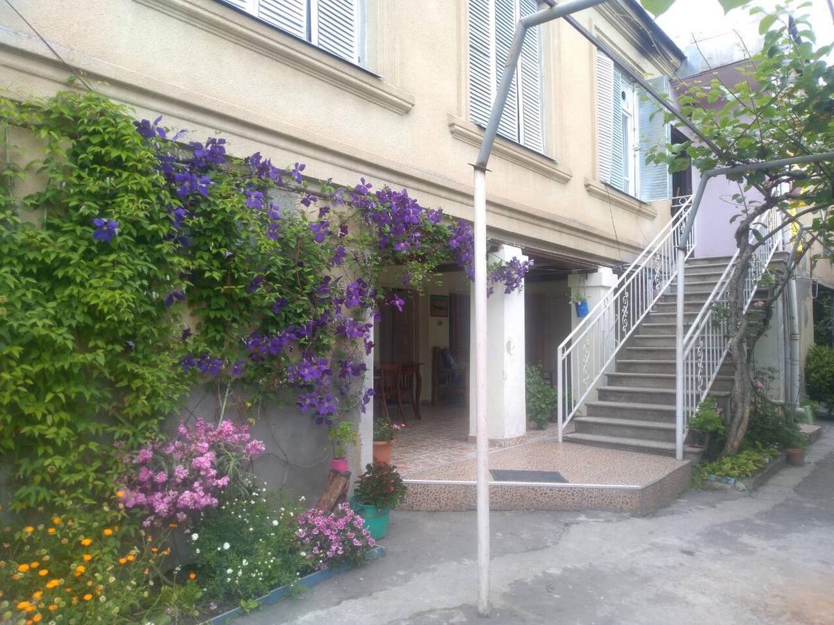 Guesthouse Aisi In Лаґодехі Екстер'єр фото