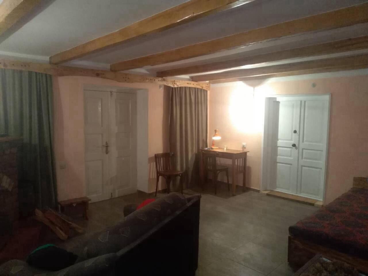 Guesthouse Aisi In Лаґодехі Екстер'єр фото