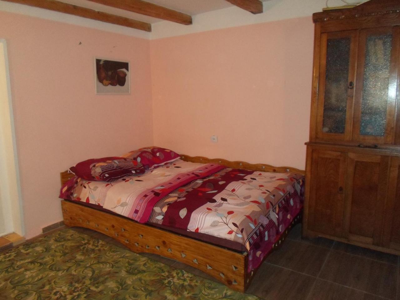 Guesthouse Aisi In Лаґодехі Екстер'єр фото