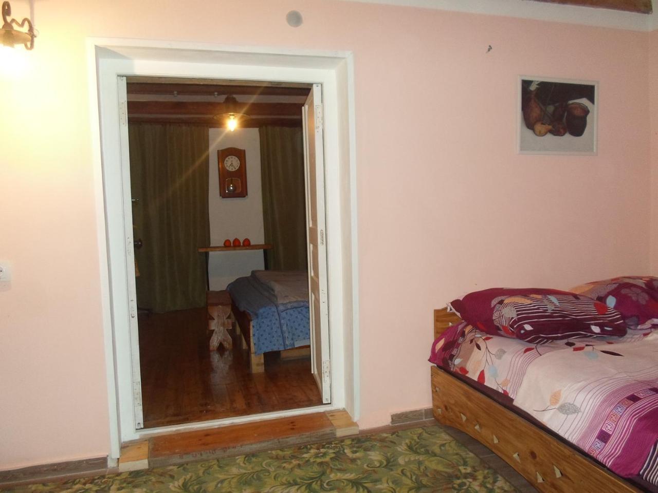 Guesthouse Aisi In Лаґодехі Екстер'єр фото